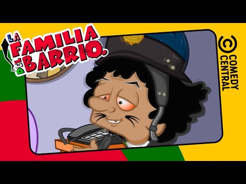 Un Policía De Mentira | La Familia Del Barrio | Comedy Central LA