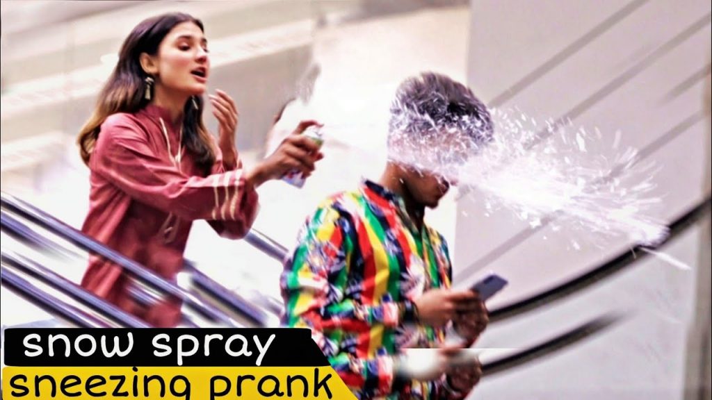 Sneezing Prank On Escalator | Weird Sneezing | Amanah Mall@Crazy Comedy