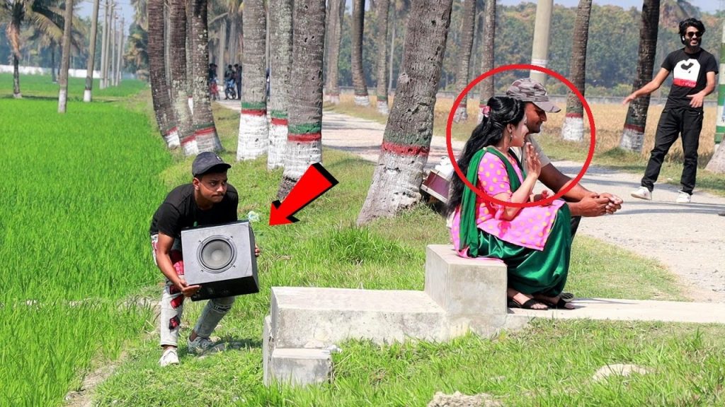 LAUGHING BEST PRANKS ON PUBLIC | FUNNY COMEDY PRANK OF CRAZY REACTION | DHAMAKA FURTI