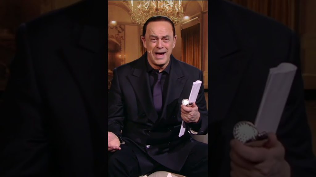 #crozza #berlusconi e l’orologio del Bianconiglio 😂 #fratellidicrozza #shorts #shorts #comedy