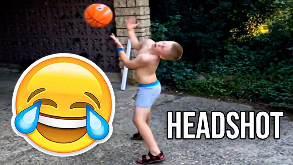 BEST FAILS OF THE YEAR вЪљпЄПрЯ§£ FOOTBALL COMEDY V8 (YOU LAUGH YOU LOSE)