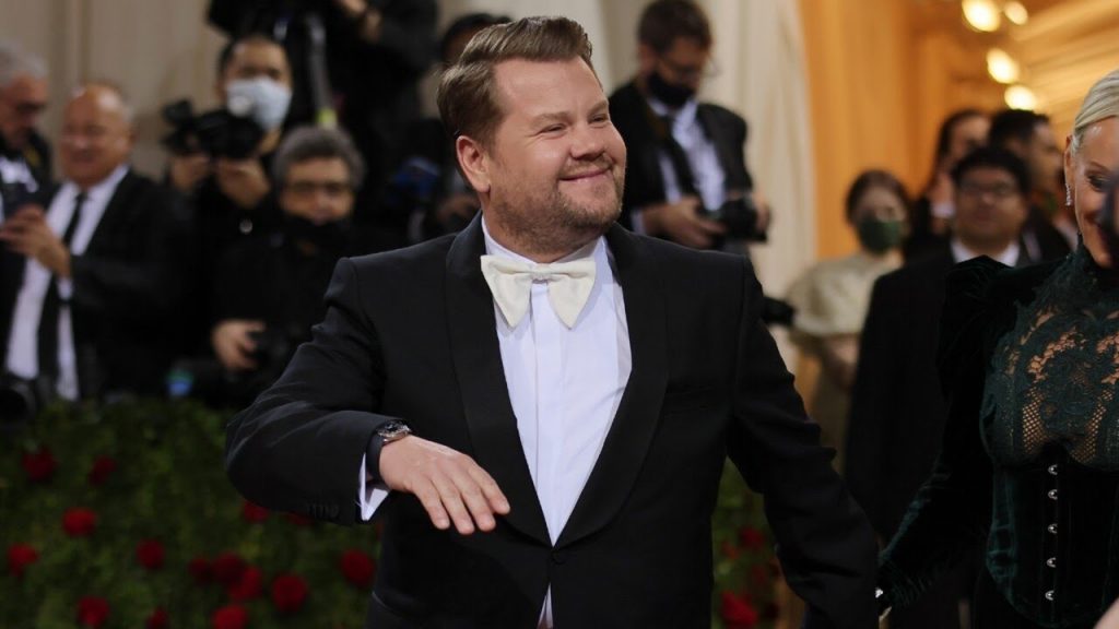 ‘TV show suck up’: James Corden ‘inadvertently’ steals Ricky Gervais joke