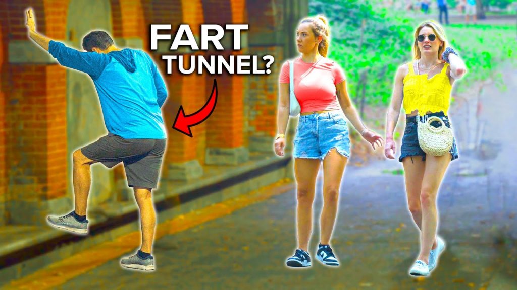 Funny Wet Fart Prank in NYC! Farts from ABOVE!