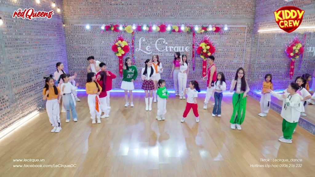 KIDDY CREW X RED QUEENS | TIKTOK RANDOM DANCE 2 | Minhx Entertainment