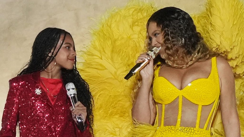 Beyoncé SURPRISES Dubai Crowd With BLUE IVY Cameo on Stage!