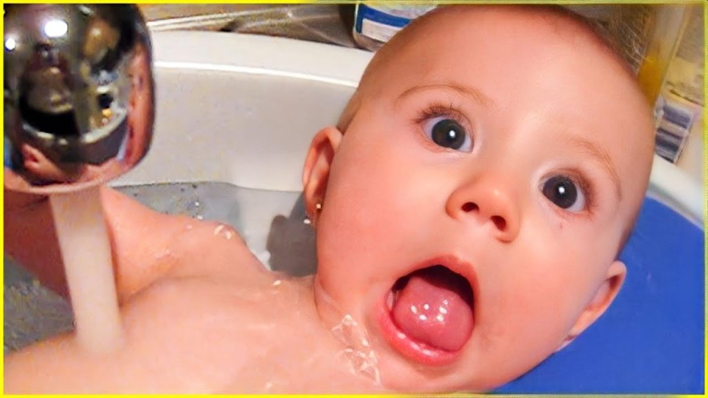Best Moments Of Funny Babies With Water #3 – Baby Outdoor Videos