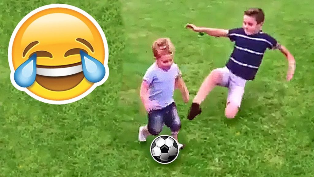 COMEDY FOOTBALL & FUNNIEST FAILS #5 (TRY NOT TO LAUGH)