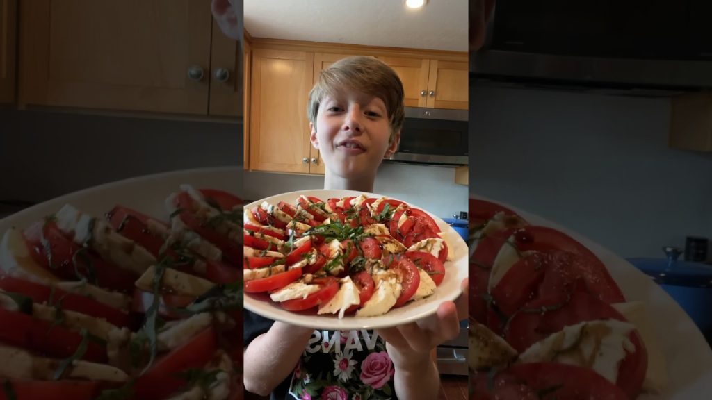 Caprese Salad!! #shorts #fyp #viral #chef #food #recipe #cooking #trending #cheese #italian