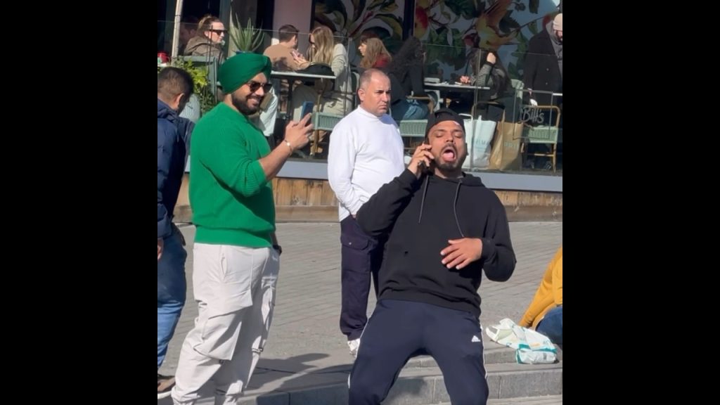 Move out I need to take picture😁 #funny #comedy #shortvideo #ytshort