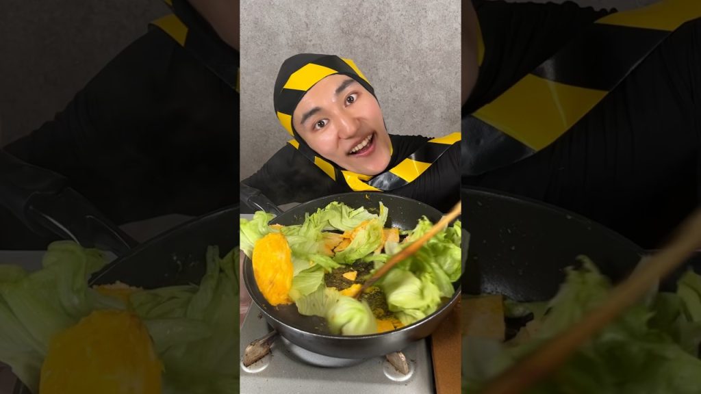ISSEI funny video 😂😂😂 Press Machine Cooking! 😋 IB: Florin
