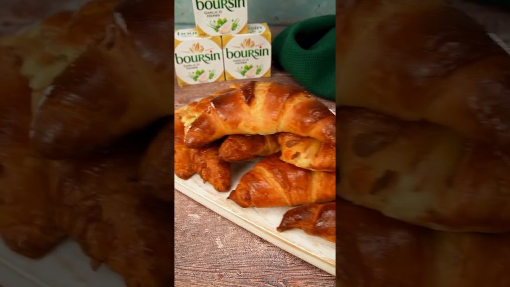 BOURSIN CROISSANT 🥐 #food #recipe #shorts