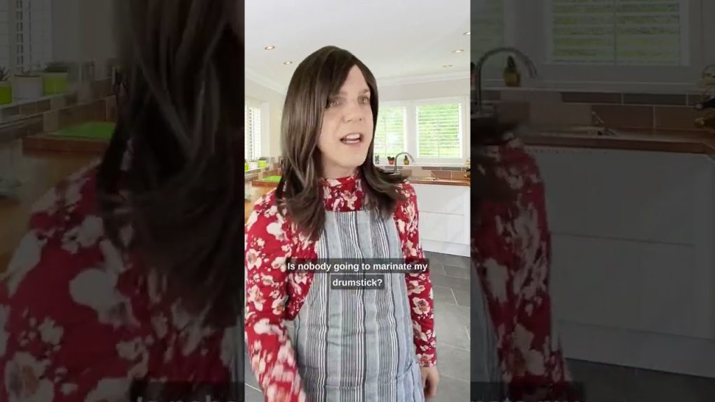 #Mum getting #BBQ ready! 🍗 #mumlife #mom #comedy #funnyvideo #comedyshorts #garden #summer
