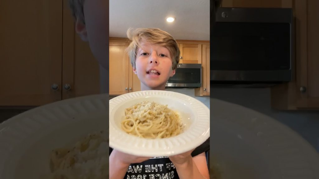 Cacio e Pepe! #shorts #fyp #viral #cooking #food #recipe #italian #pasta #cheese #trending