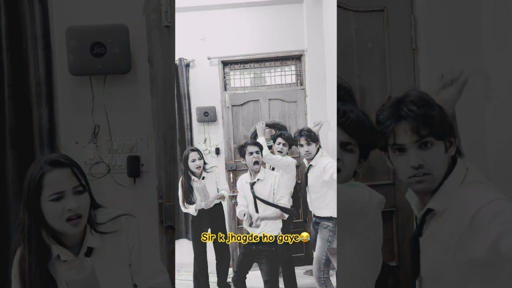 😱Sir k jhagde ho gaye🤣 #comedy #schooldays #schooltime #funny #schoolday #schoolmemes #fun