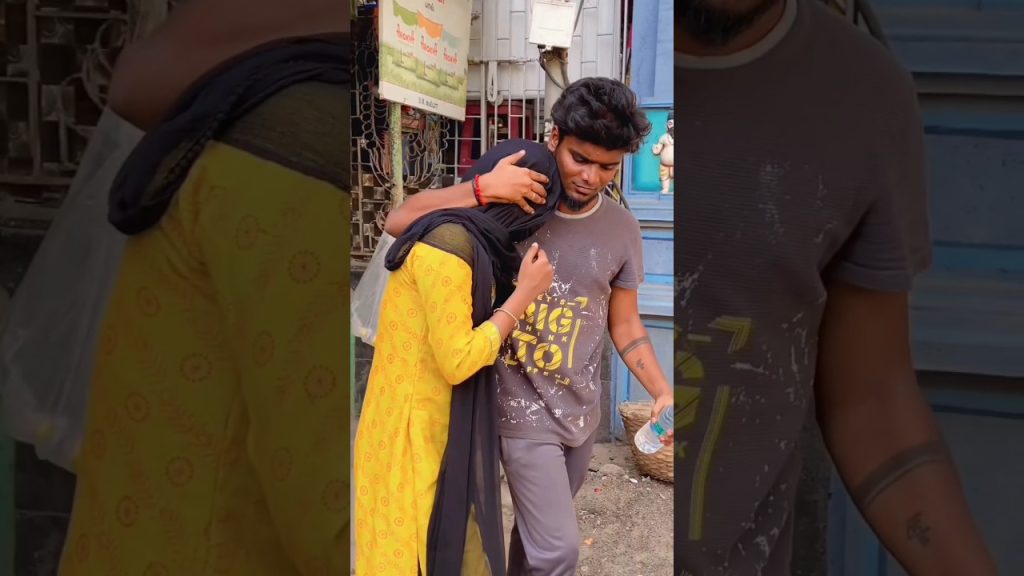 Ithu than protect panni pathukuratha😂😅 #tomjerry #love #couples #comedy #shorts #trending