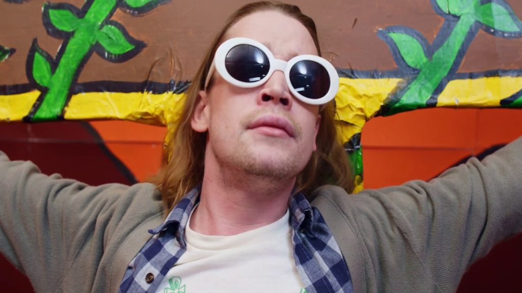 Father John Misty – Total Entertainment Forever (OFFICIAL VIDEO)