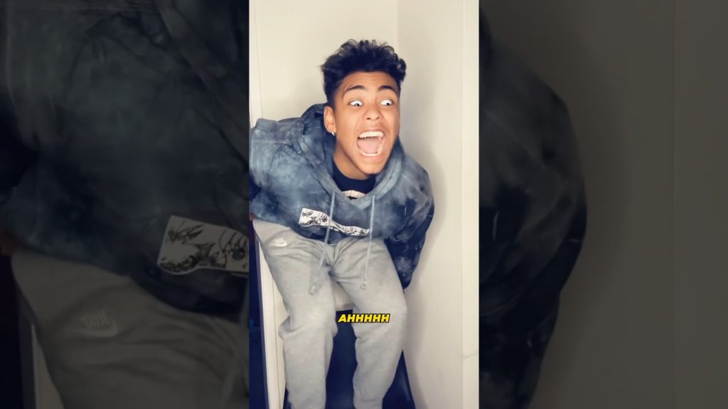 Lil bro just finessed his sister…😂💀 #comedy #viral