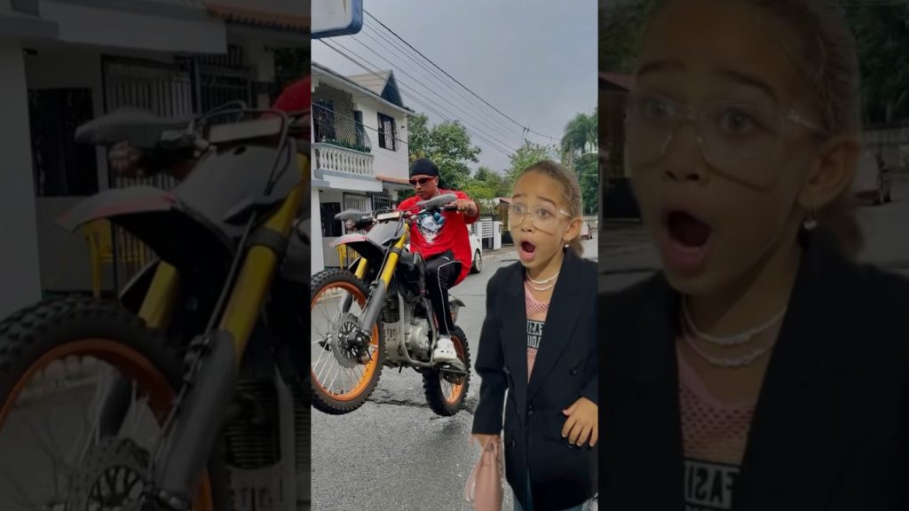 Por no montarla en el moto cross🛵  🤣 #humor #graciosa #comedia