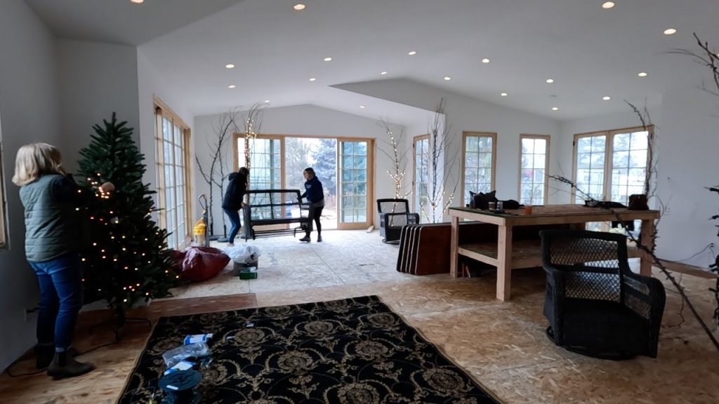 Decorating My Parent’s House for Christmas in the Midst of a Home Renovation! 🎄🥰❤️ // Garden Answer