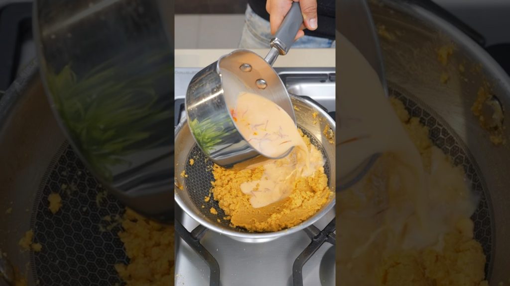 Ab hoga sirf aapka jab khilaoge aap ye halwa #bharatzkitchen #food #recipe #foodie