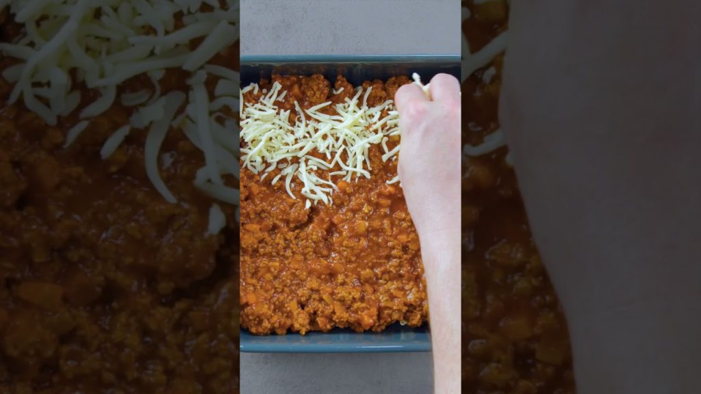 Would you try this ramen lasagna? 🍜👀 #shorts #food #recipe #ramen #lasagna #comfortfood