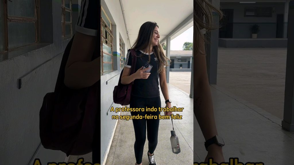 Segundou 👀😂 #professor #escola #alunos #humor #shorts