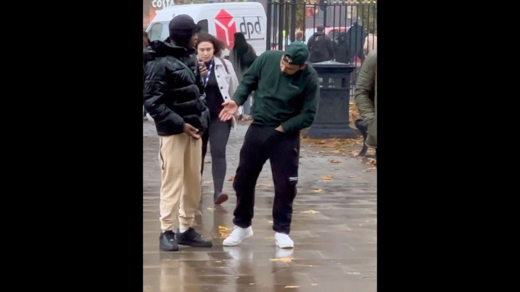 Walking next to this stranger😁#funny #comedy #shorts