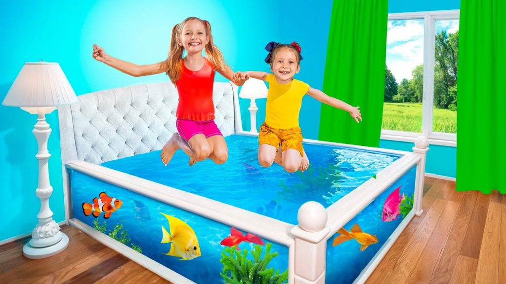 Funny pool story and water slides adventure with Maya and Mary