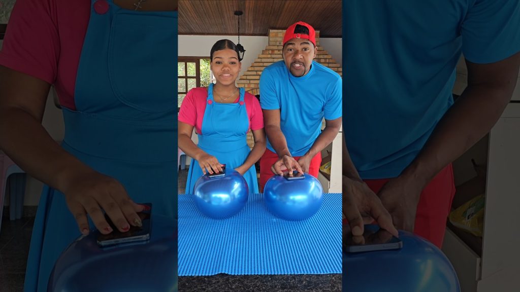 Balloon phone case😱🎈📱🤳🧏🏾🧏‍♀️ #funny #comedy #balloon #funnyvideo #blue #fun #like #cell mood