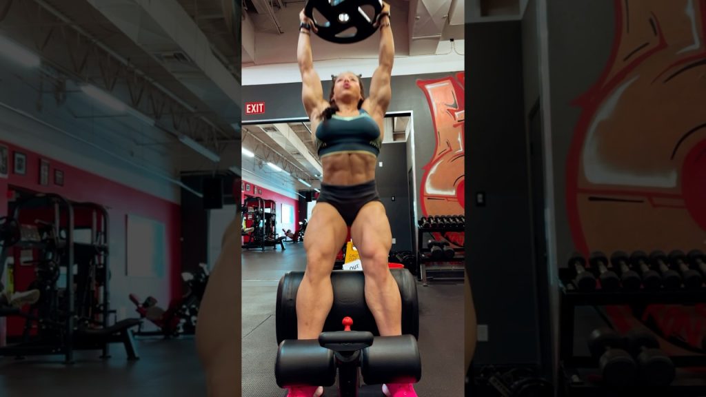 Weighted sissy squats #musclegoddess #carolynemarquez #fitness #fyp #follistatin344 #superhero #ems