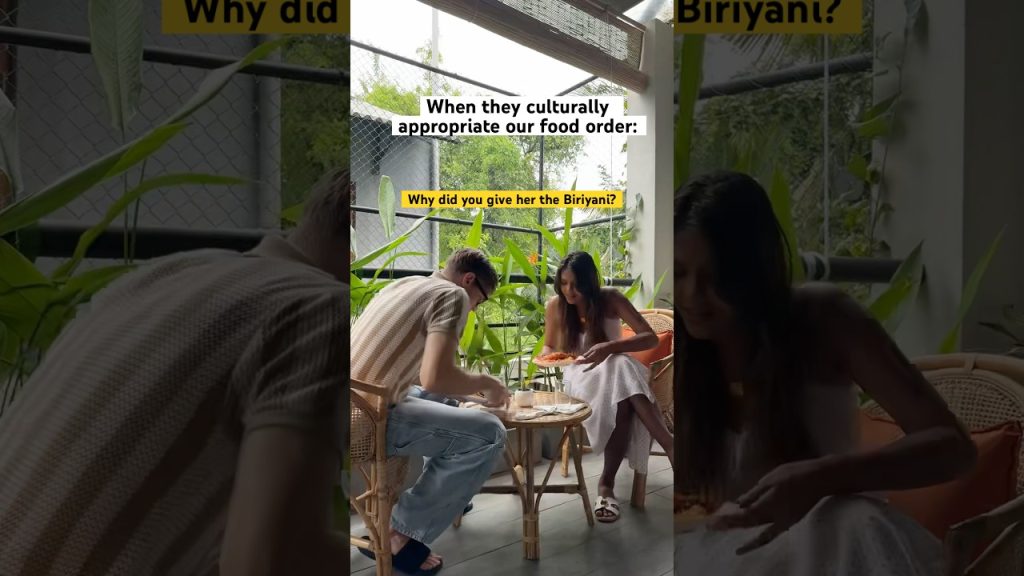 When we order at a restaurant 👧🏽🧒🏼#couple #funny #food
