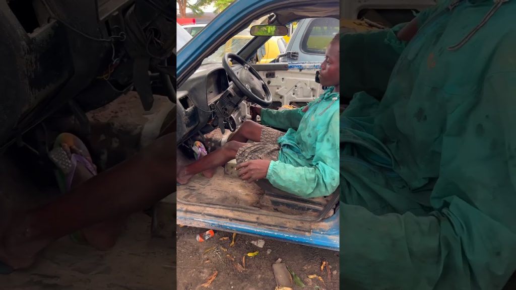 Talented young mechanic fixes old car 🚘🛠️