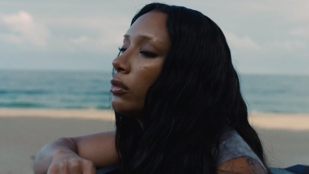 Naomi Sharon – Feels Like Home (Official Music Video)