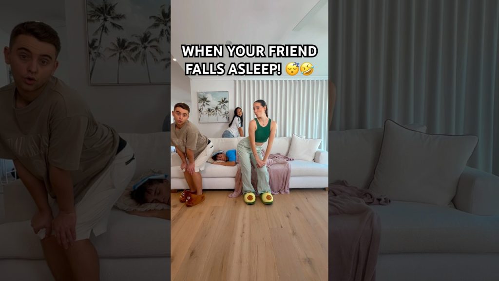 WHEN SOMEONE IN THE GROUP FALLS ASLEEP! 😴🤣 – #prank #funny #shorts