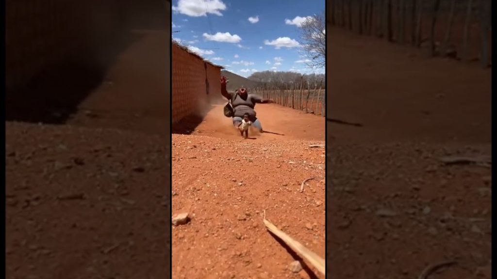 socorro o mamãe / caiu de cara #bebe #bebêengraçado #bebesfalando #bebesfalante #humor #viralshorts