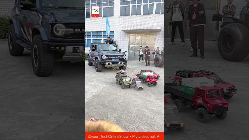 RC TRUCKS vs real suv 😱🚙🧲 #shorts #rc #technology #skills #satisfying
