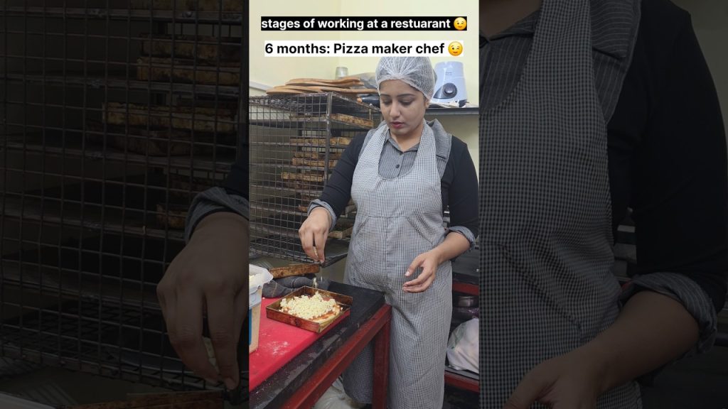 “Life of a resturant worker.” 😏🤪🤣 #relatable #comedy #funny #shorts