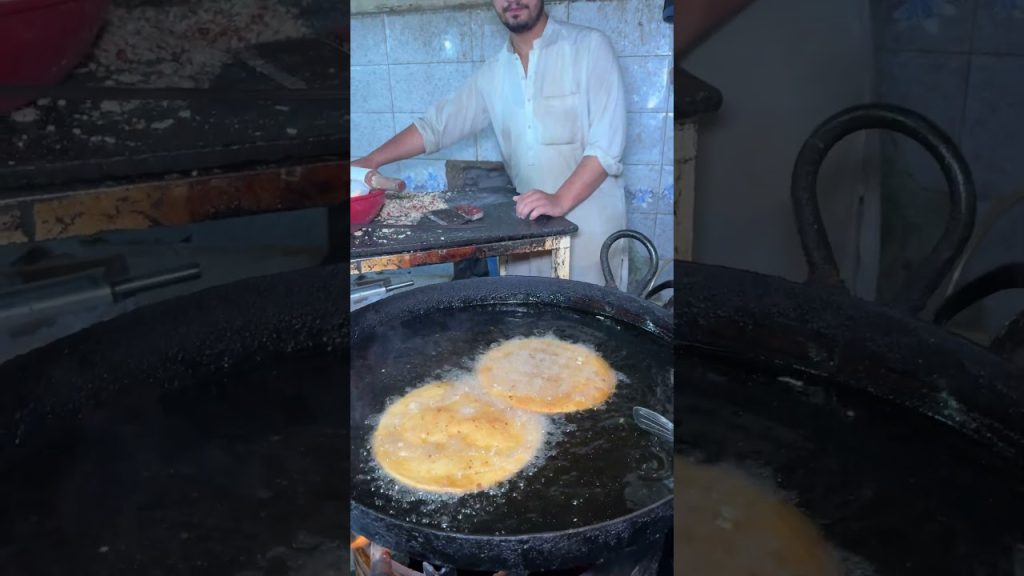 Viral sweet oily peanuts bread making technique | street food recipe