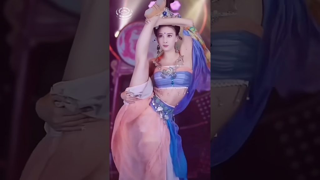 Wow! Beautiful Dancer+Funny Jokes! | 웃긴 농담과 춤 #funny #Chinese #shorts #Beauty #ancienthanfubeautiful