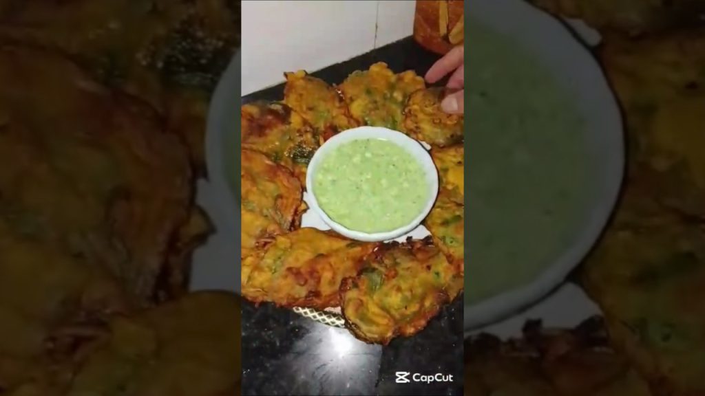 This palak pakoda trick is going viral #food #recipe #shorts #cooking