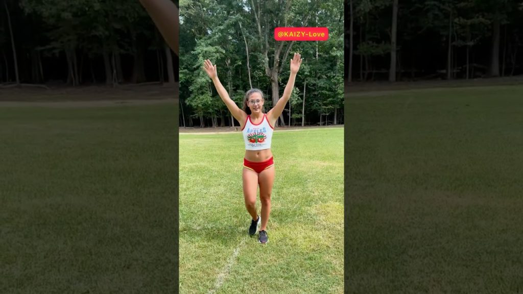 Turn your world upside down 🙃 🤸. #exercise #upsidedown #bikini #health #world #lovely