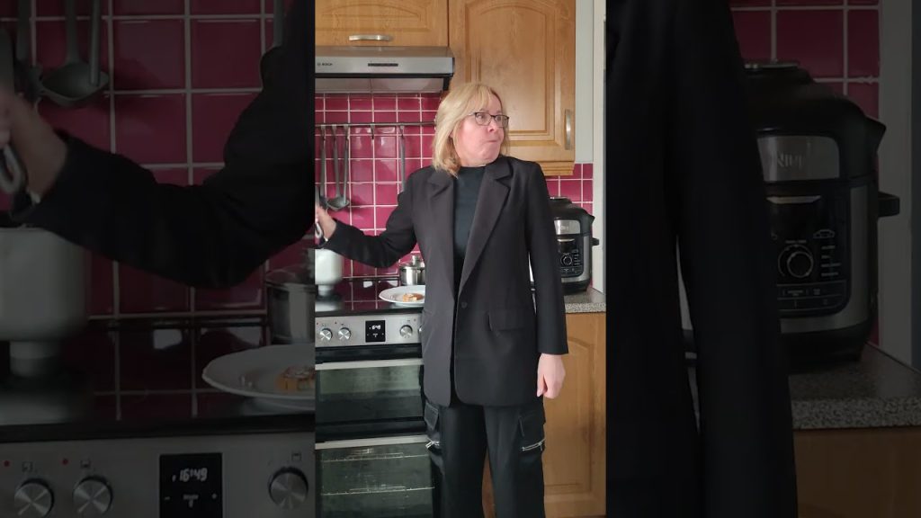 🍫🍞😱🍽️😂 #funny #humor #laugh #comedy #fun #marriedlife #husbandwife #funnymoments #funnyvideos