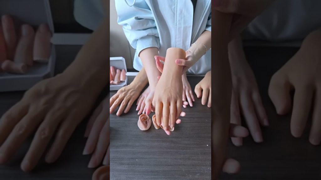 Realistic Prosthetic Hand – Incredible Artificial Skin Technology