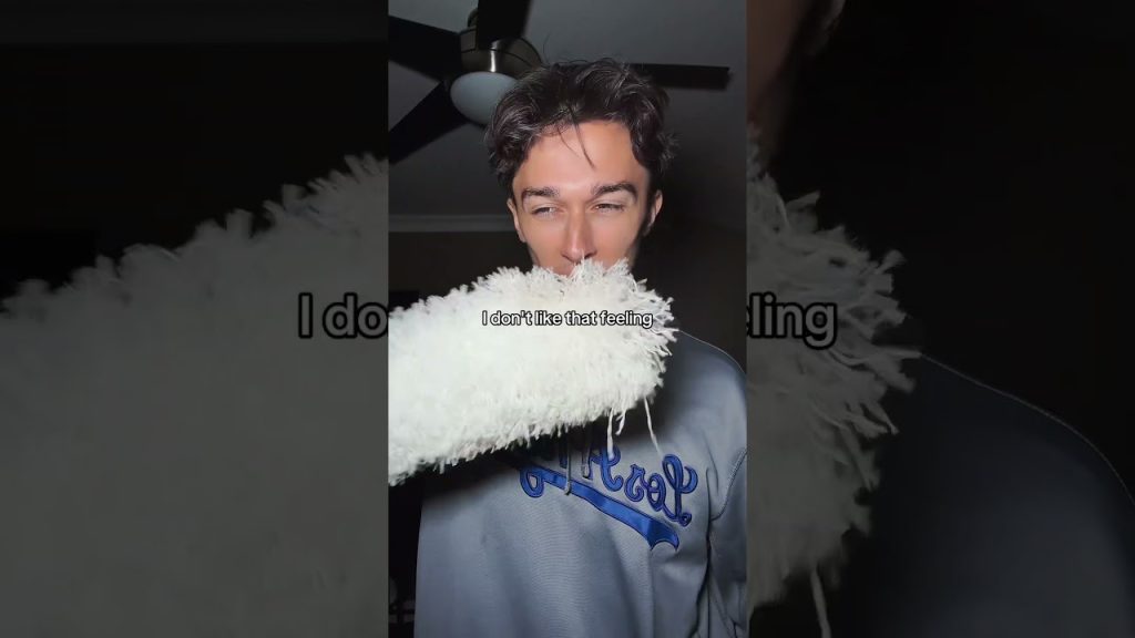 Can I Sneeze with Open Eyes? 👀 #relatablestories #comedy #funnymemes