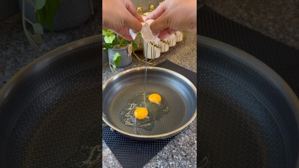 Let’s make chocolate cake without oven #food #recipe #breakfastsandwich #cooking #easyrecipe