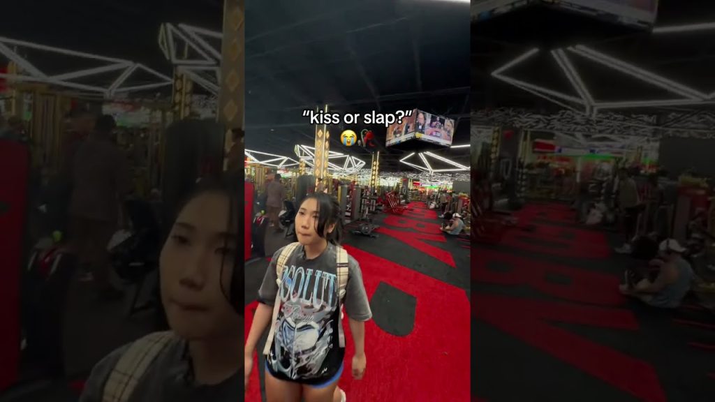 She didn’t wanna kiss 😭 #girlfriend #gym #fitness #funny #prank