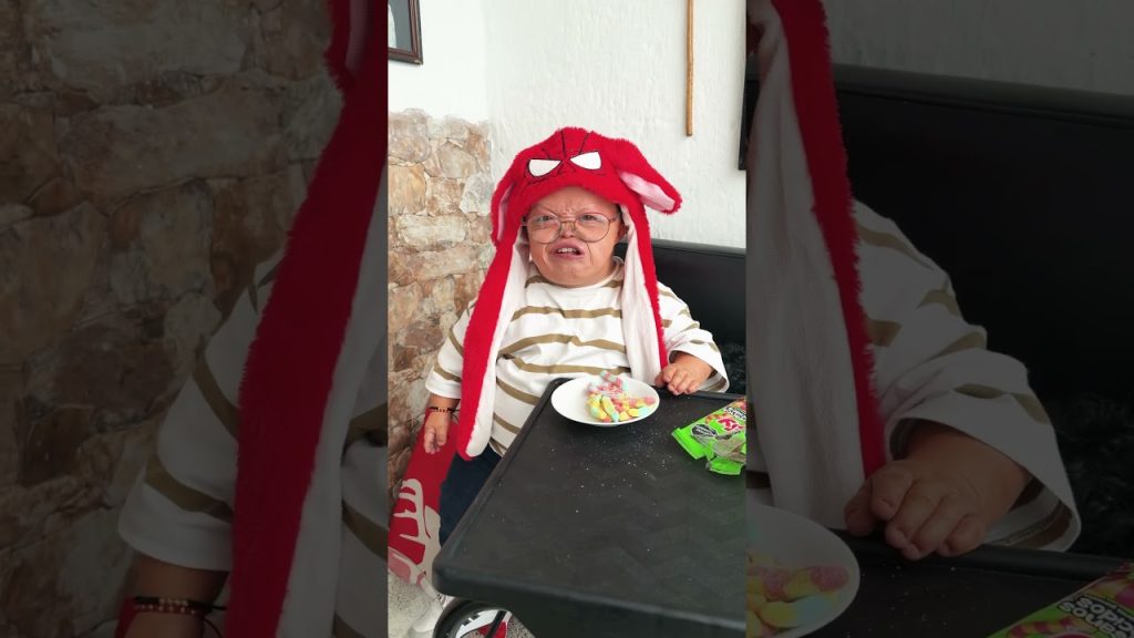 COMIENDO ALGO DIFERENTE #juanchinbrodie #humor #comedia #juanchi