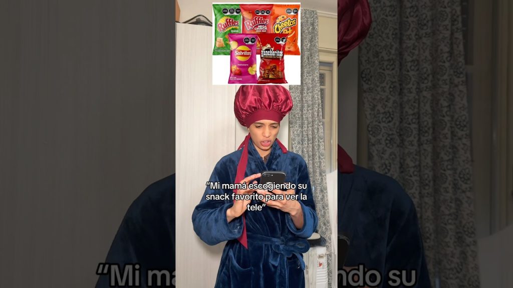 Mi mamá eligiendo que comer 🌚 #humor #comedia
