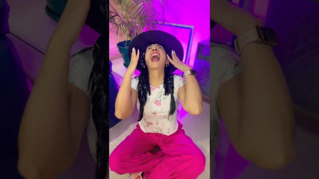 LA BRUJA cute 🫐🍓🥝 #familiaremix #fypシ゚viral #humor #shortvideo #comedia #comedy