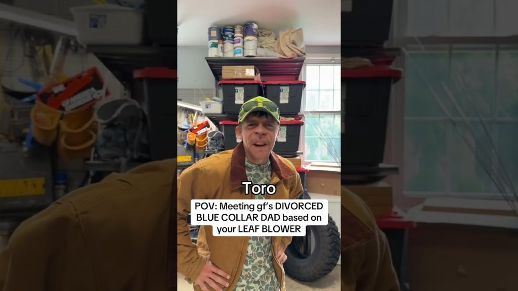 What leaf blower do you use? #bluecollardad #comedy #funny #bluecollar #leafblower #tools #powertool